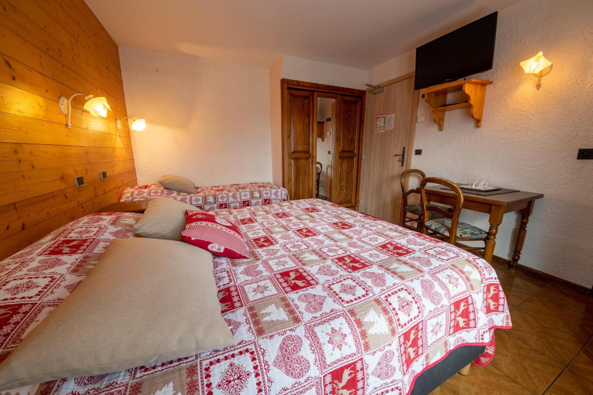 Hotel La Vieille Ferme Manigod Zewnętrze zdjęcie
