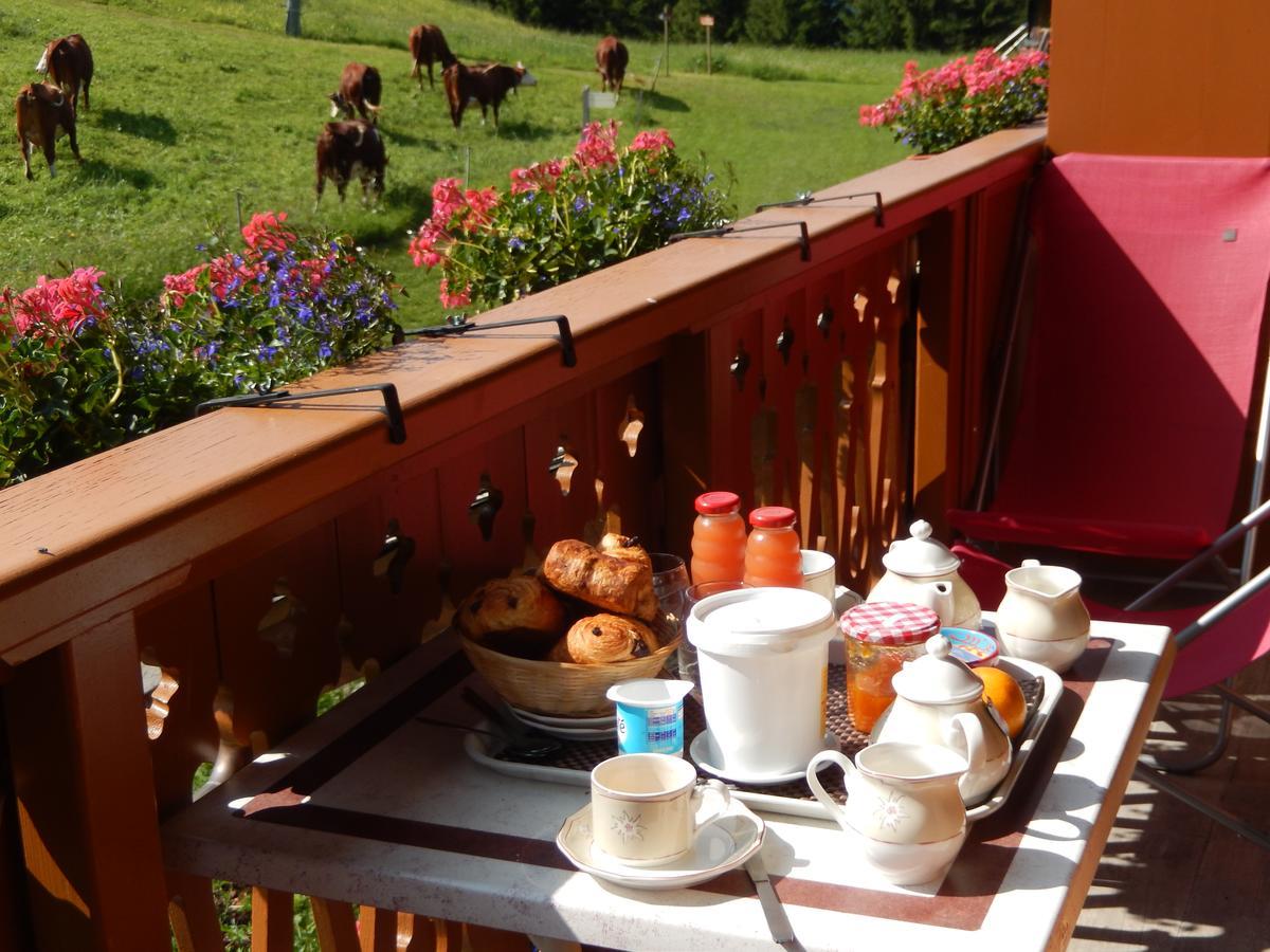 Hotel La Vieille Ferme Manigod Zewnętrze zdjęcie