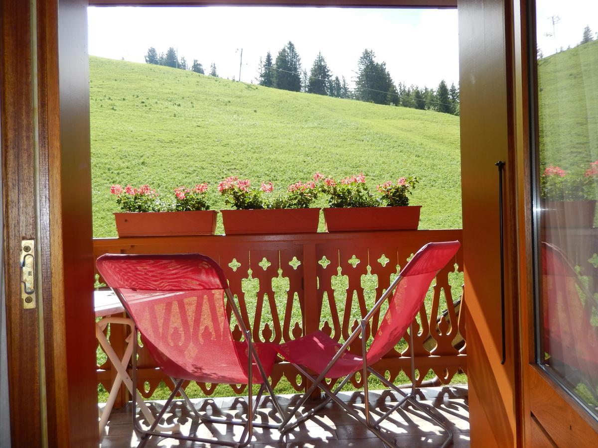 Hotel La Vieille Ferme Manigod Zewnętrze zdjęcie