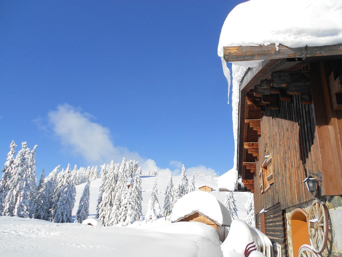 Hotel La Vieille Ferme Manigod Zewnętrze zdjęcie